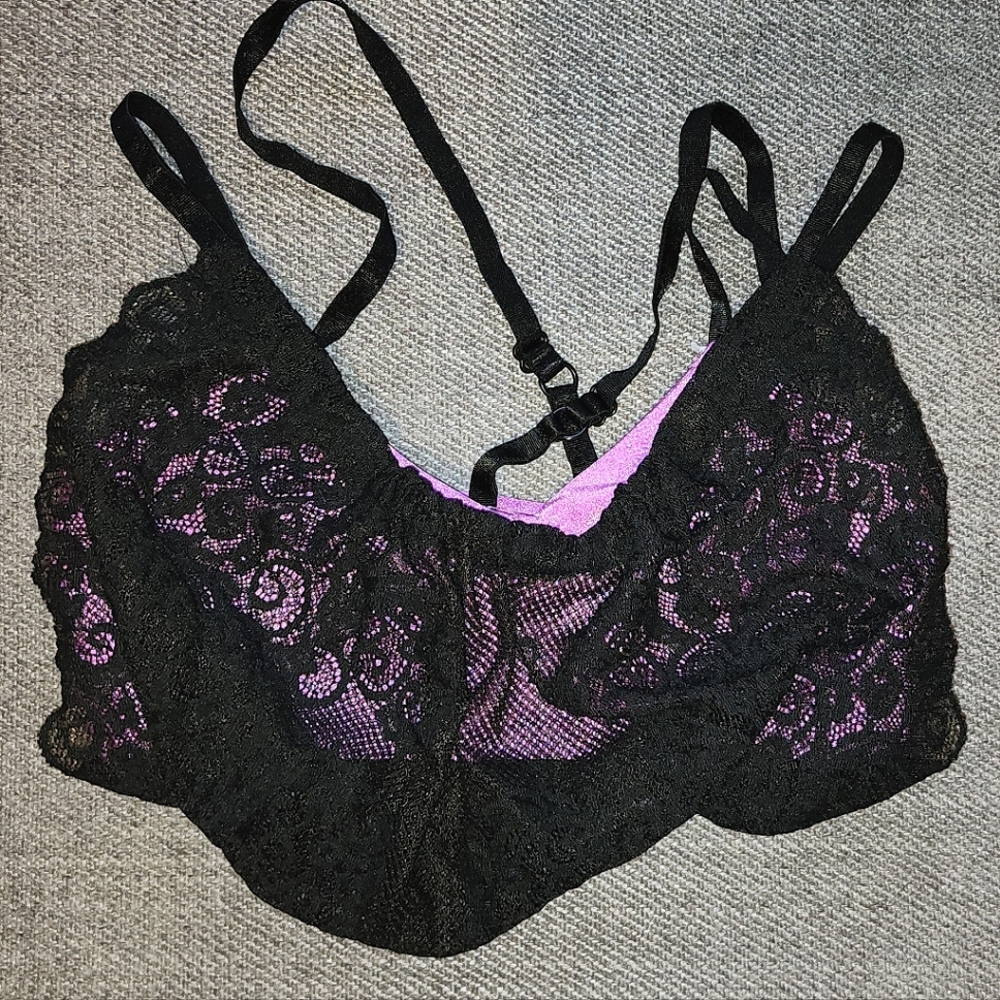 Tilt Dancewear bra with lace overlay
